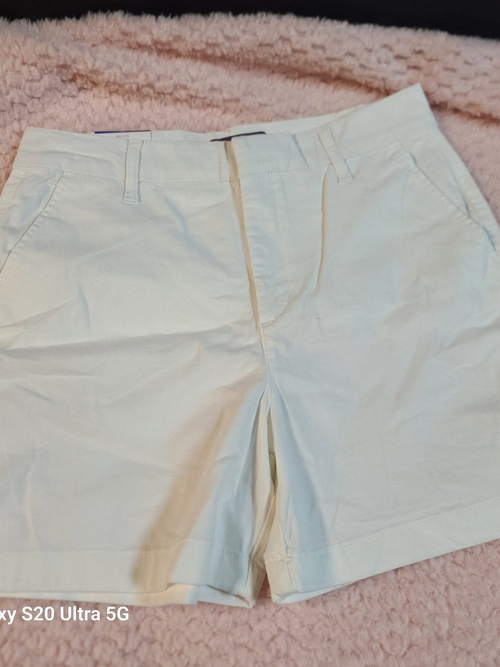 Gloria Vanderbilt Off-White Cargo Bermuda Shorts